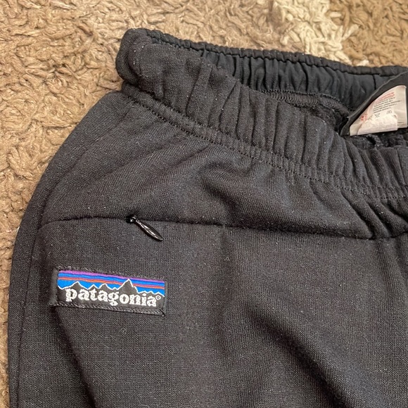 PATAGONIA Women's Small Black Fleece Lined Sweatpants Grid Activewear Camping - Picture 4 of 5